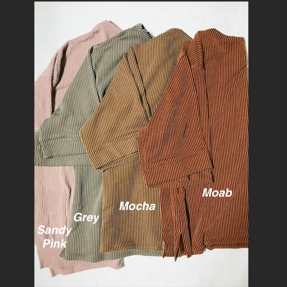 Sandy pink Freckled Poppy oversized ribbed knit v neck top - Picture 6 of 7